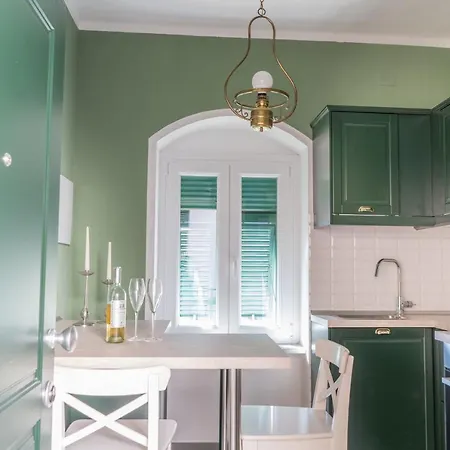 Ochin De Ma, Terre Marine Apartment
